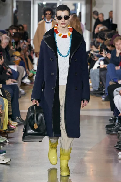 Look 11